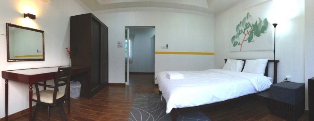 Issara House Bangkok Hotel Buitenkant foto